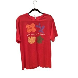 Women’s graphic tee size XL